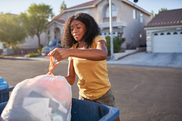 Best Construction Debris Removal  in Marshalltown, IA